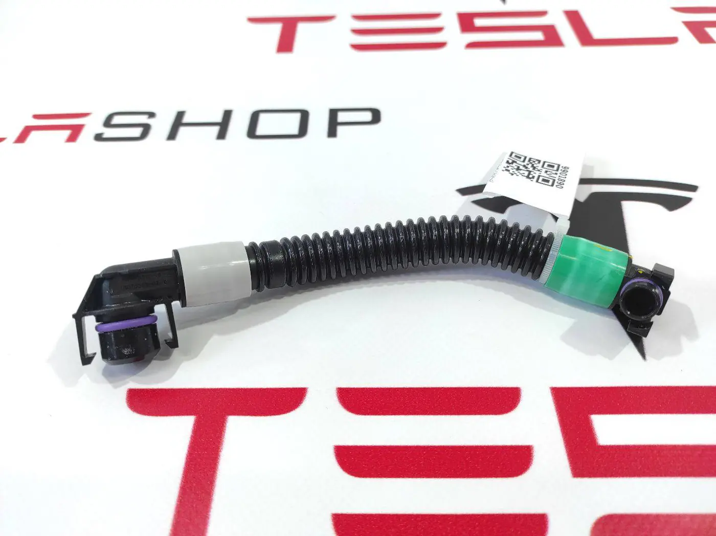 Патрубок радиатора к Tesla Model 3 2021