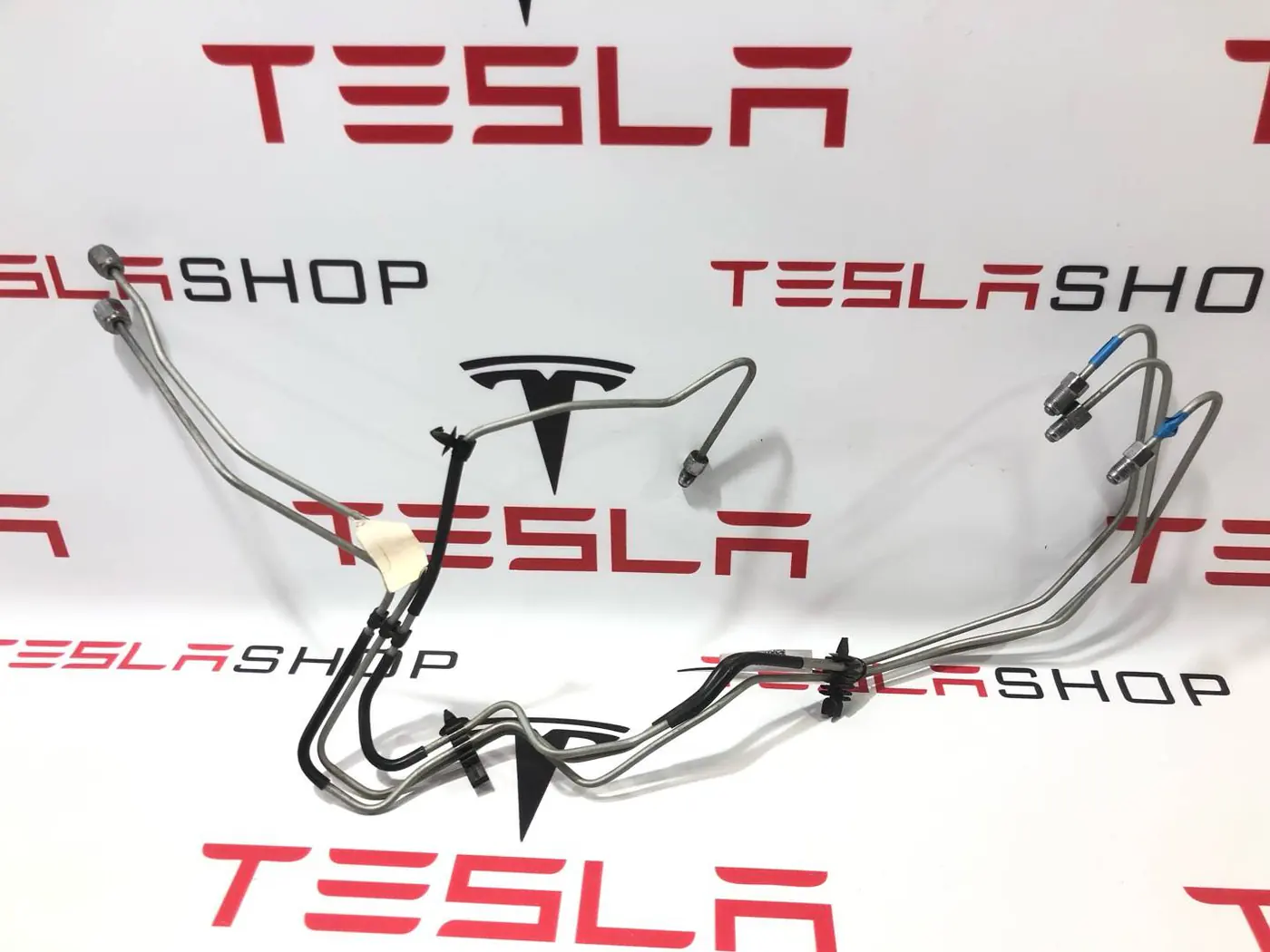 Шланг тормозной к Tesla Model 3 2020