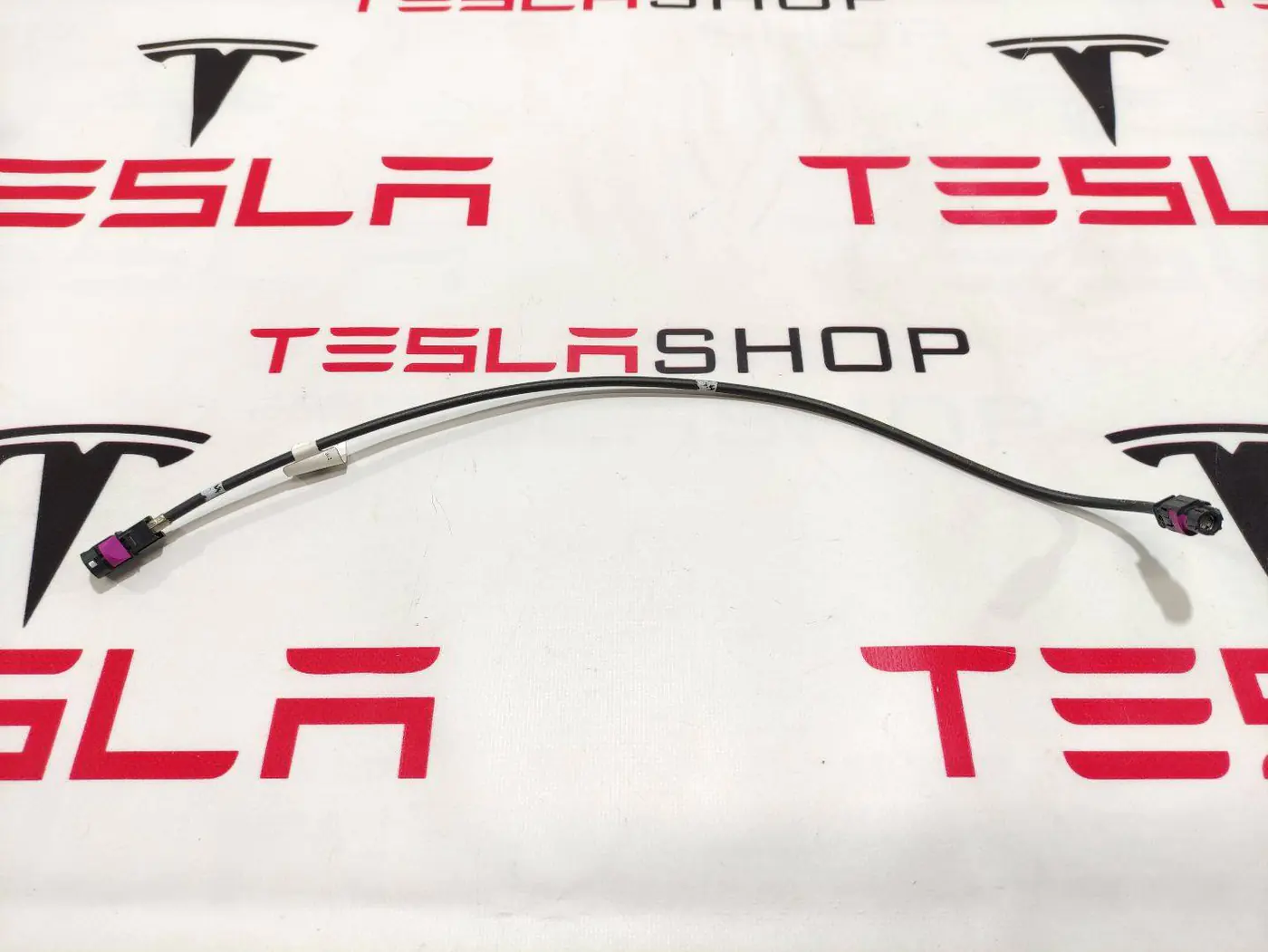 Проводка салона к Tesla Model X 2018