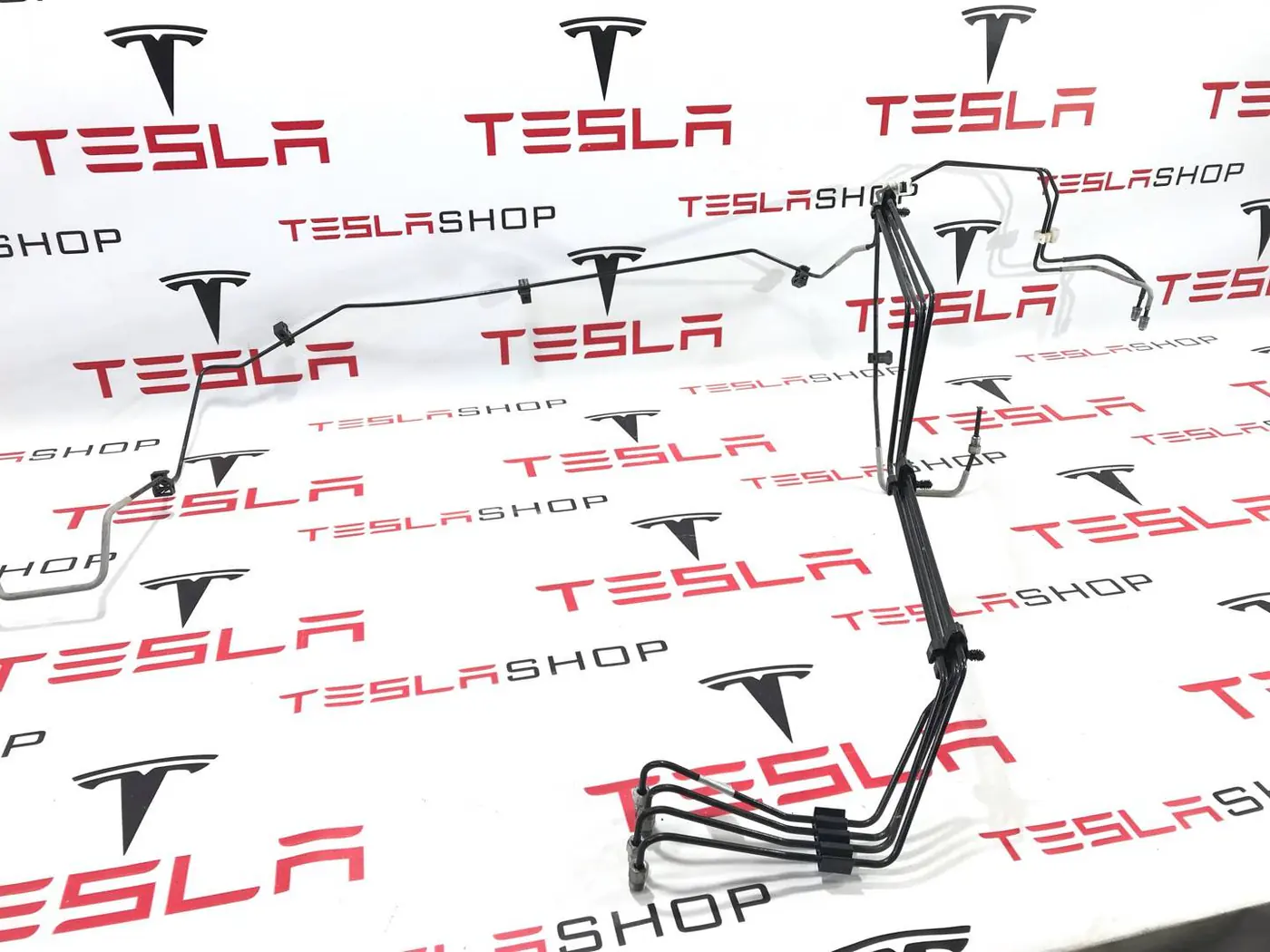 Шланг тормозной к Tesla Model S 2017