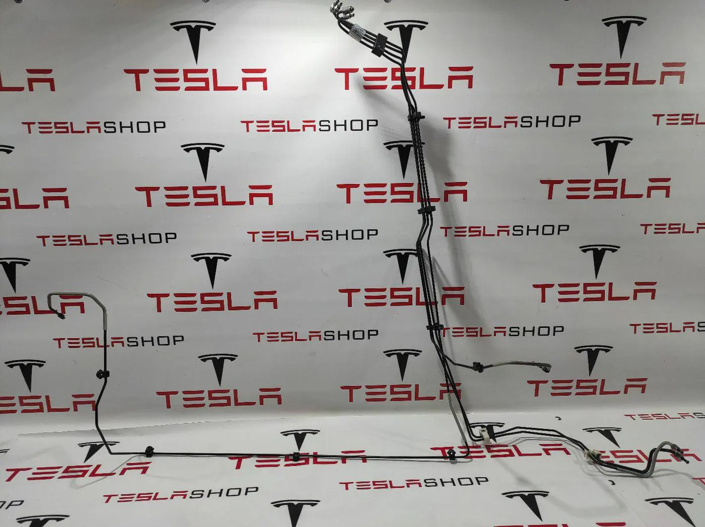 Шланг тормозной к Tesla Model S 2015