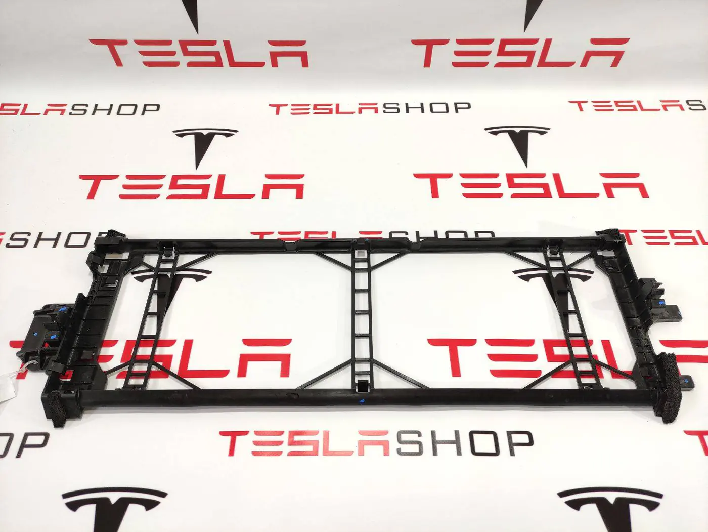Кронштейн радиатора к Tesla Model 3 2018