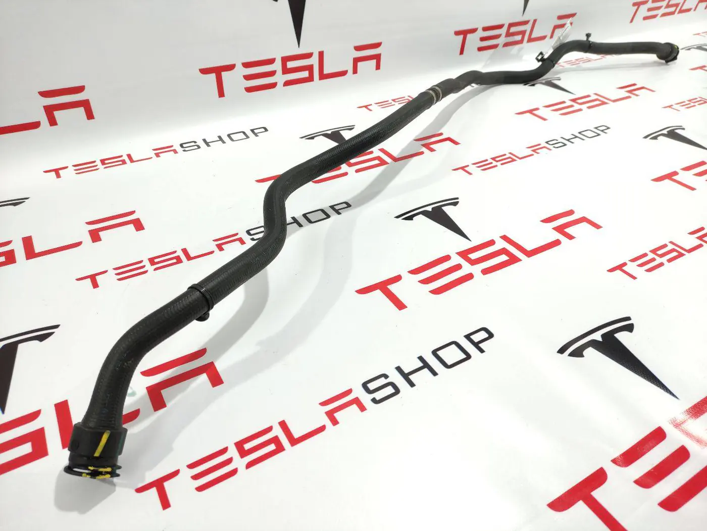 Патрубок к Tesla Model X 2016