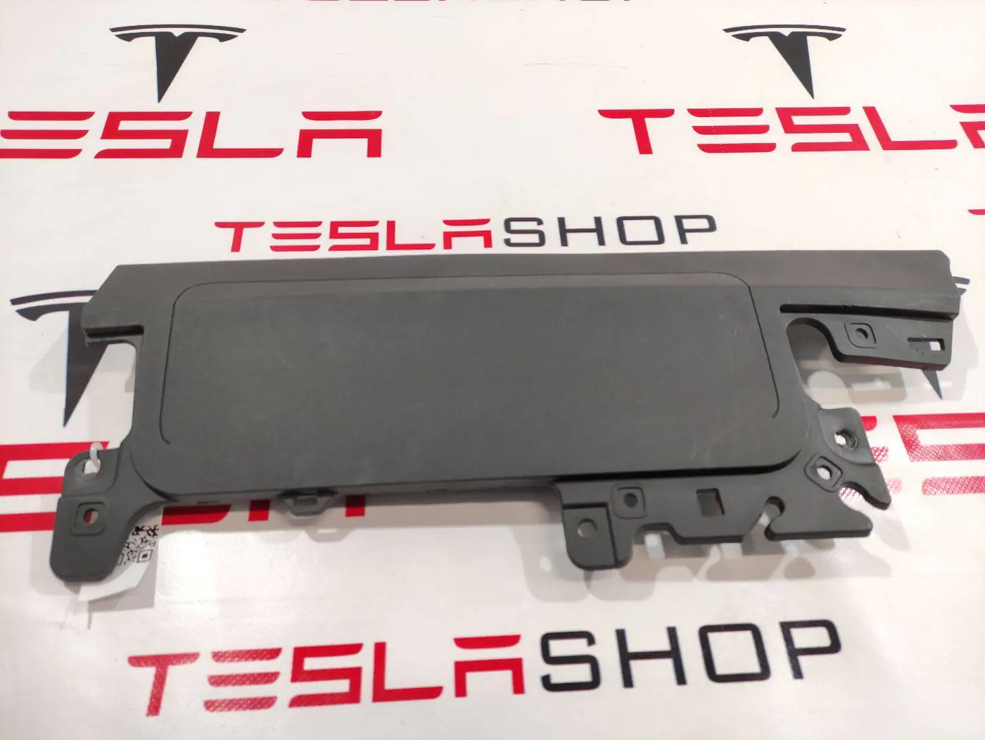 Пластик к Tesla Model 3 2019