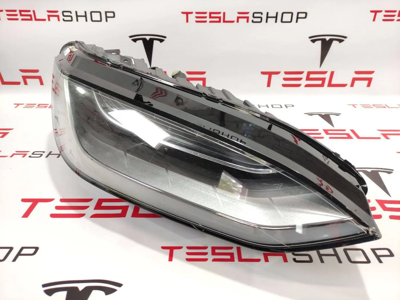 Фара правая к Tesla Model X 2021