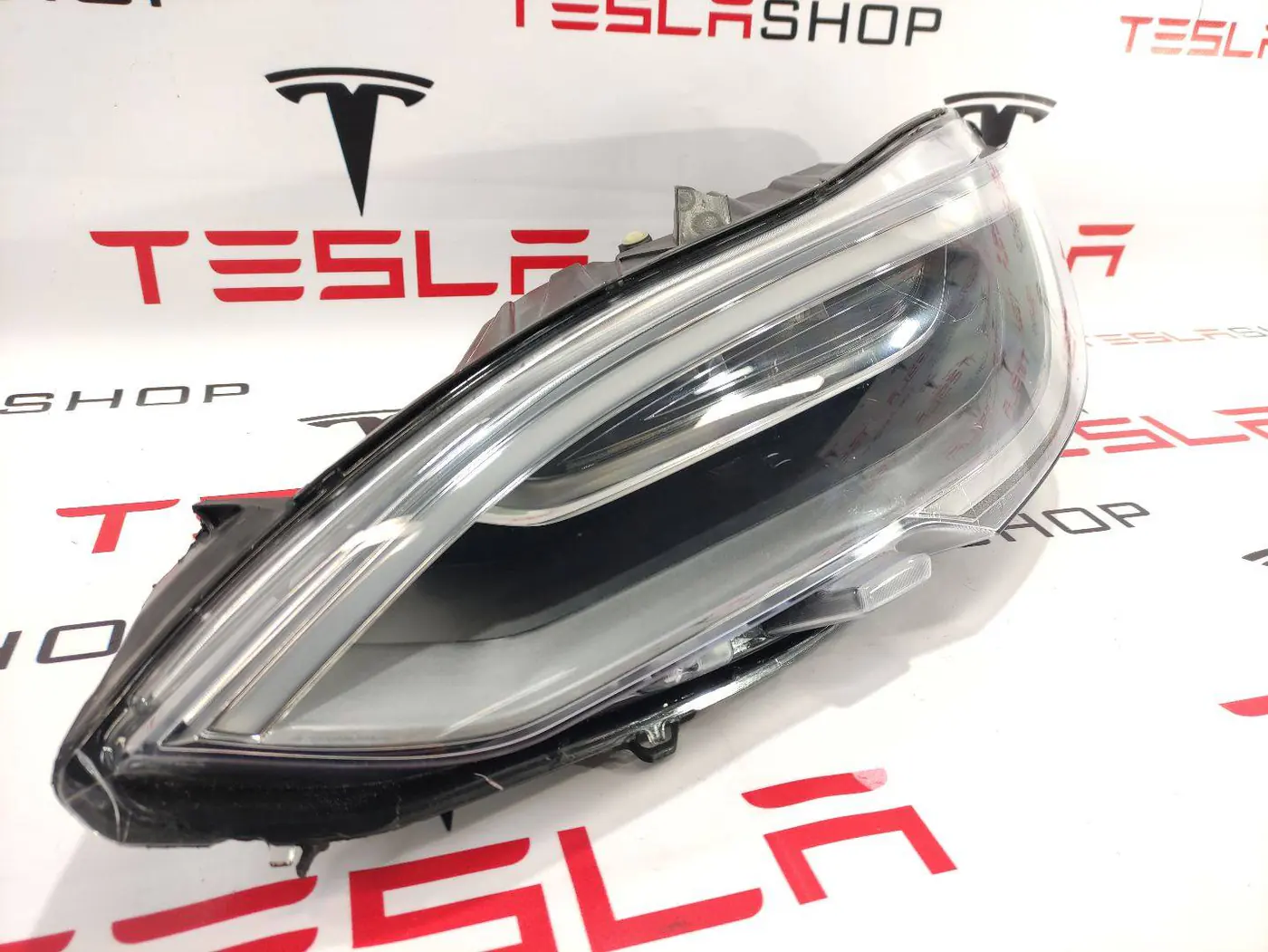 Фара левая к Tesla Model S 2020