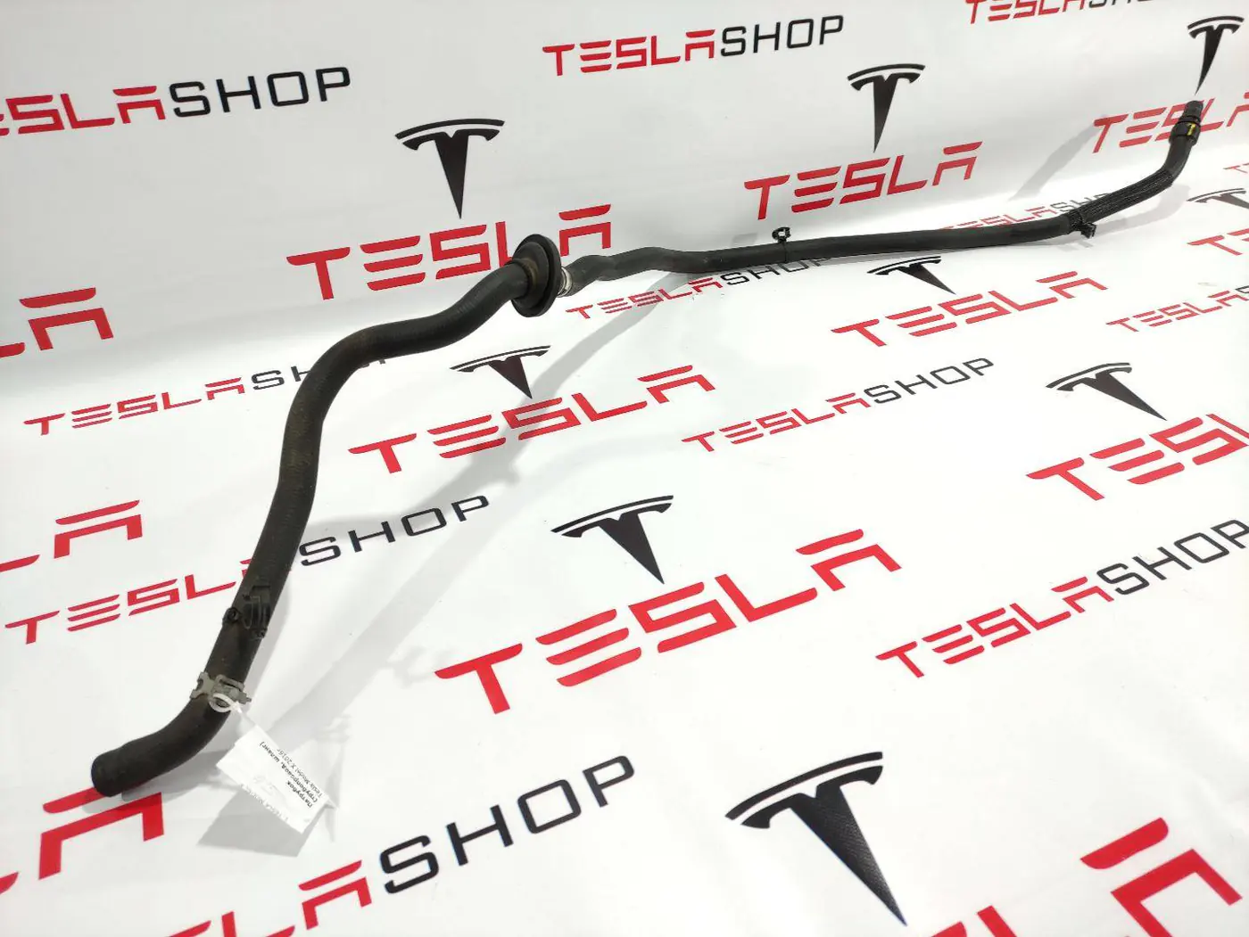 Патрубок к Tesla Model X 2016