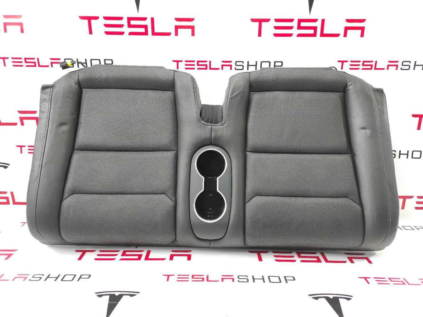Сиденье третий ряд к Tesla Model X 2017