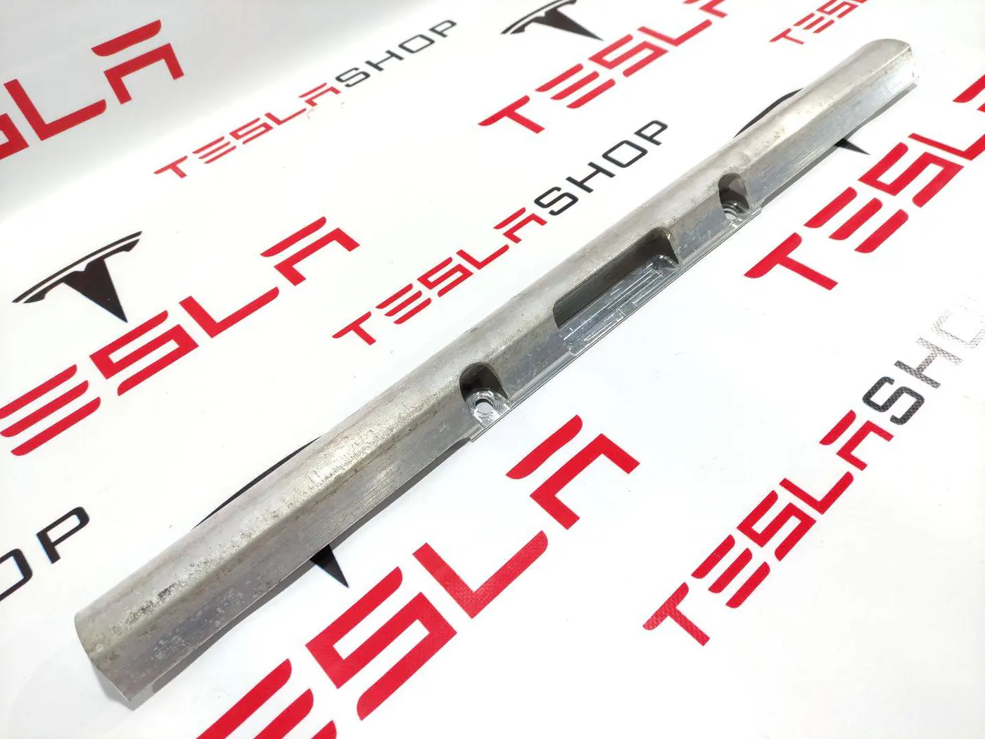 Кронштейн подрамника к Tesla Model X 2017