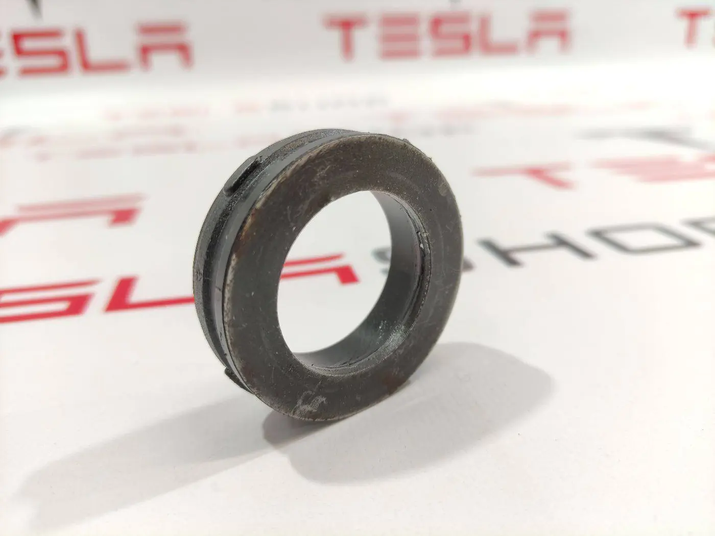 Сальник рулевой рейки к Tesla Model S 2015