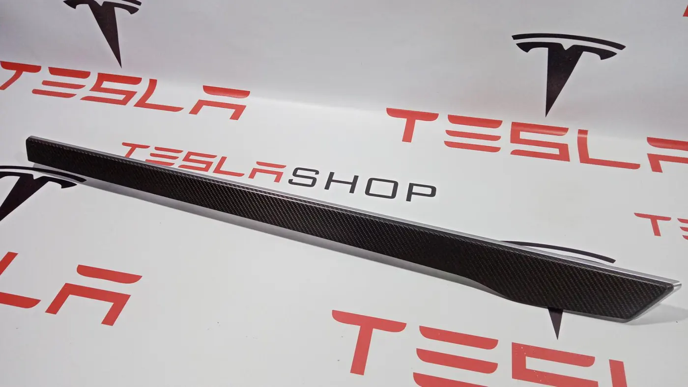Обшивка двери (дверная карта) комплект к Tesla Model X 2016