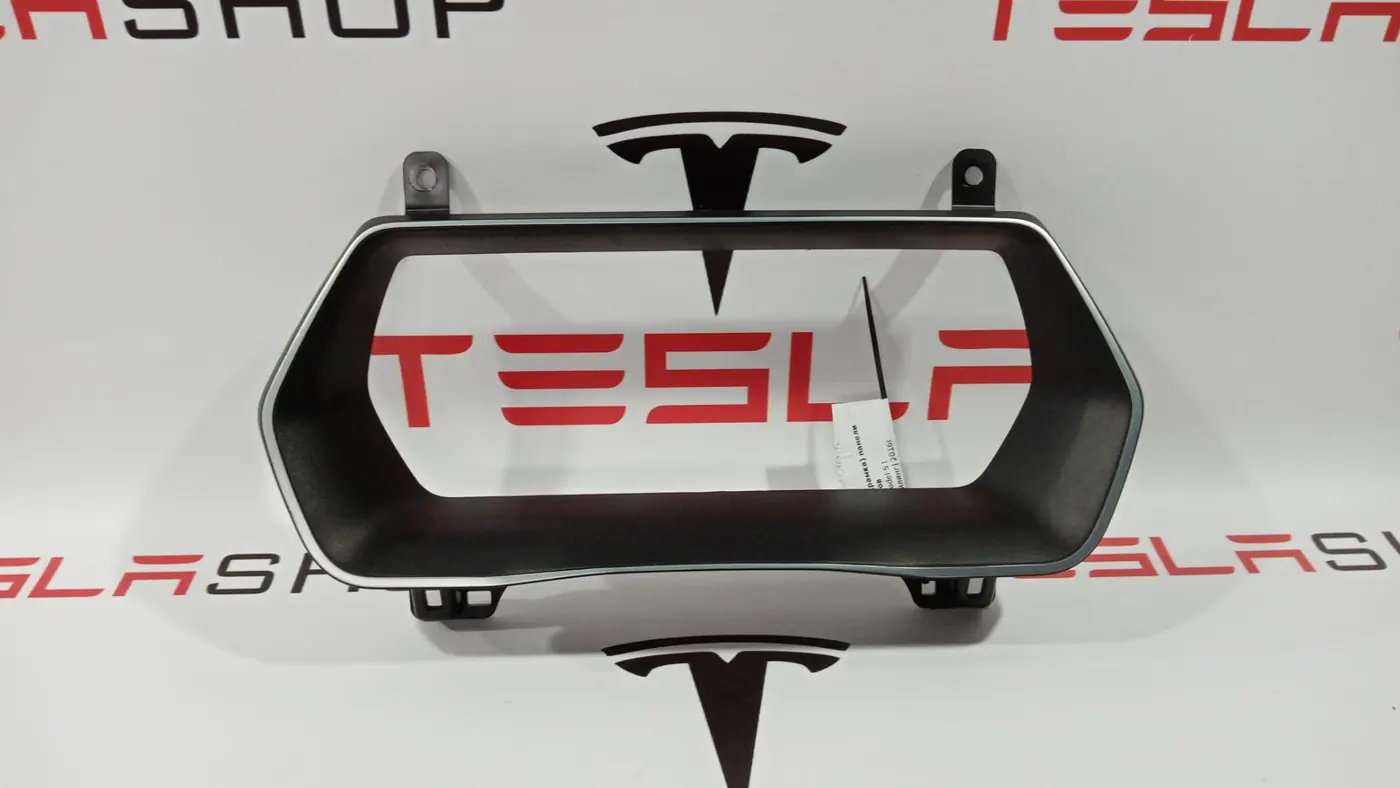 Щиток приборов (приборная панель) к Tesla Model S 2016