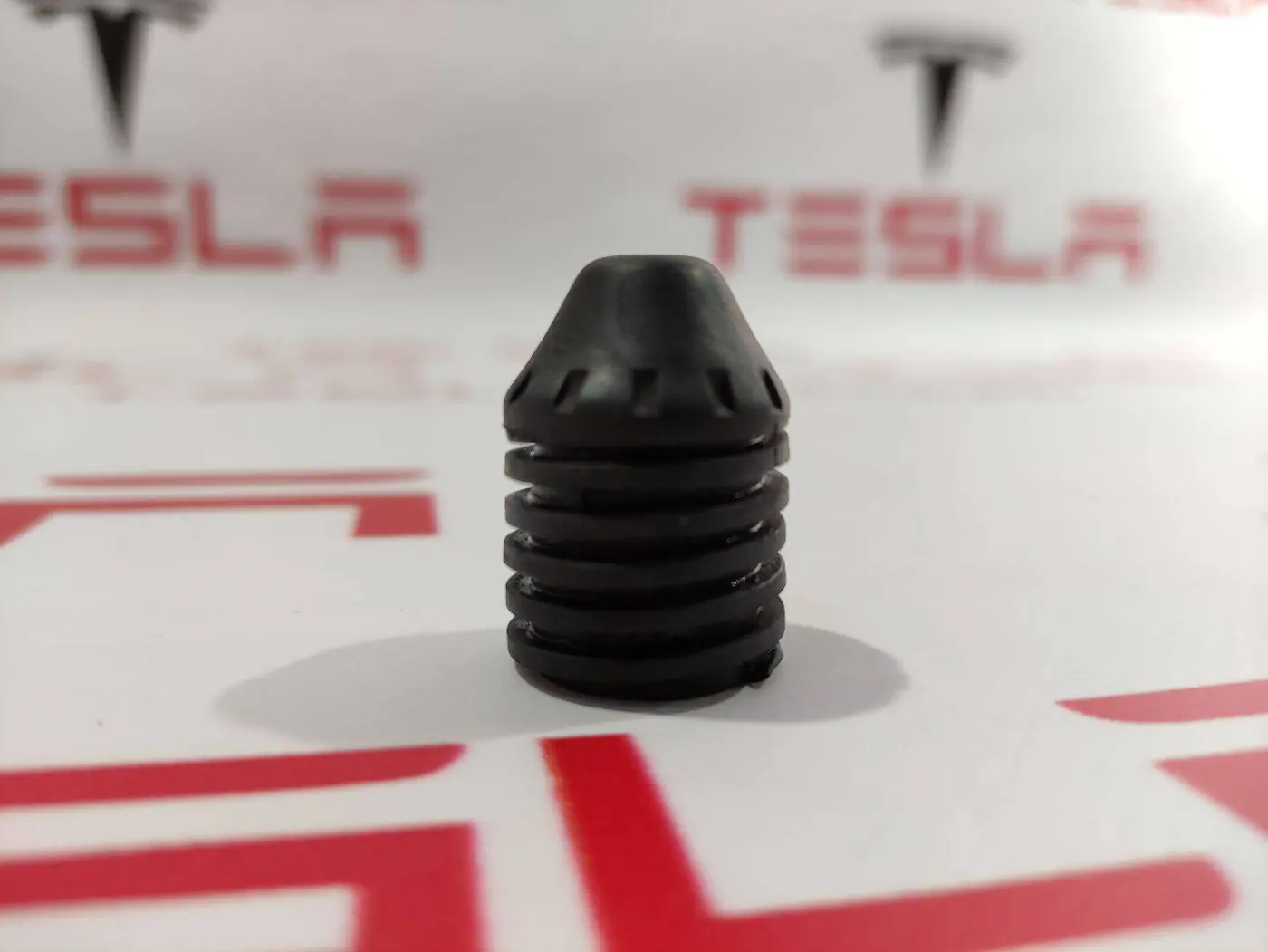 Демпфер к Tesla Model S 2014