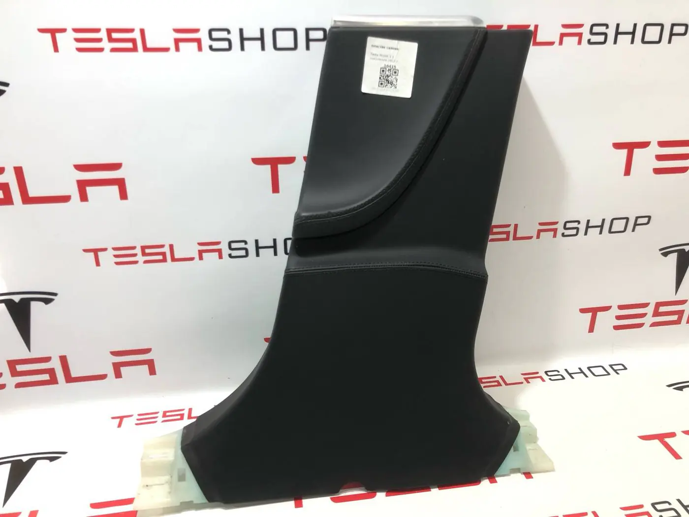 Обшивка стойки к Tesla Model S 2012