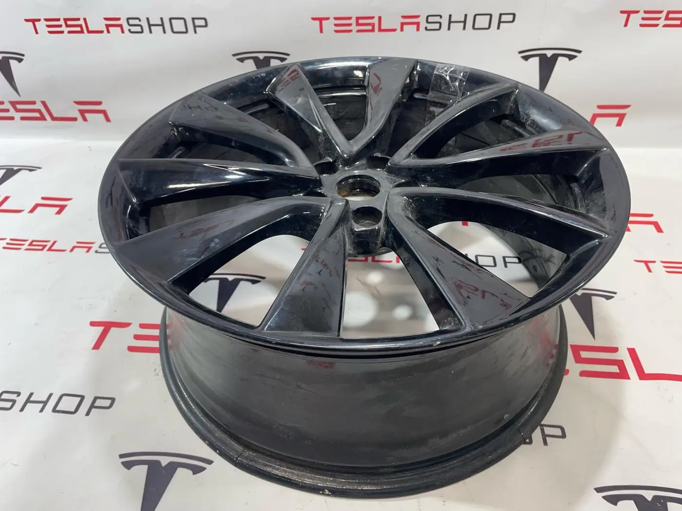 Диск литой к Tesla Model 3 2020