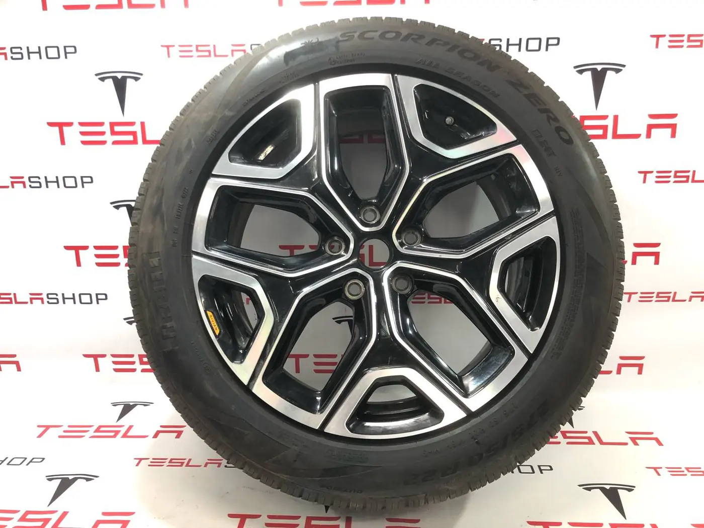 Диск литой к Rivian R1T 2022