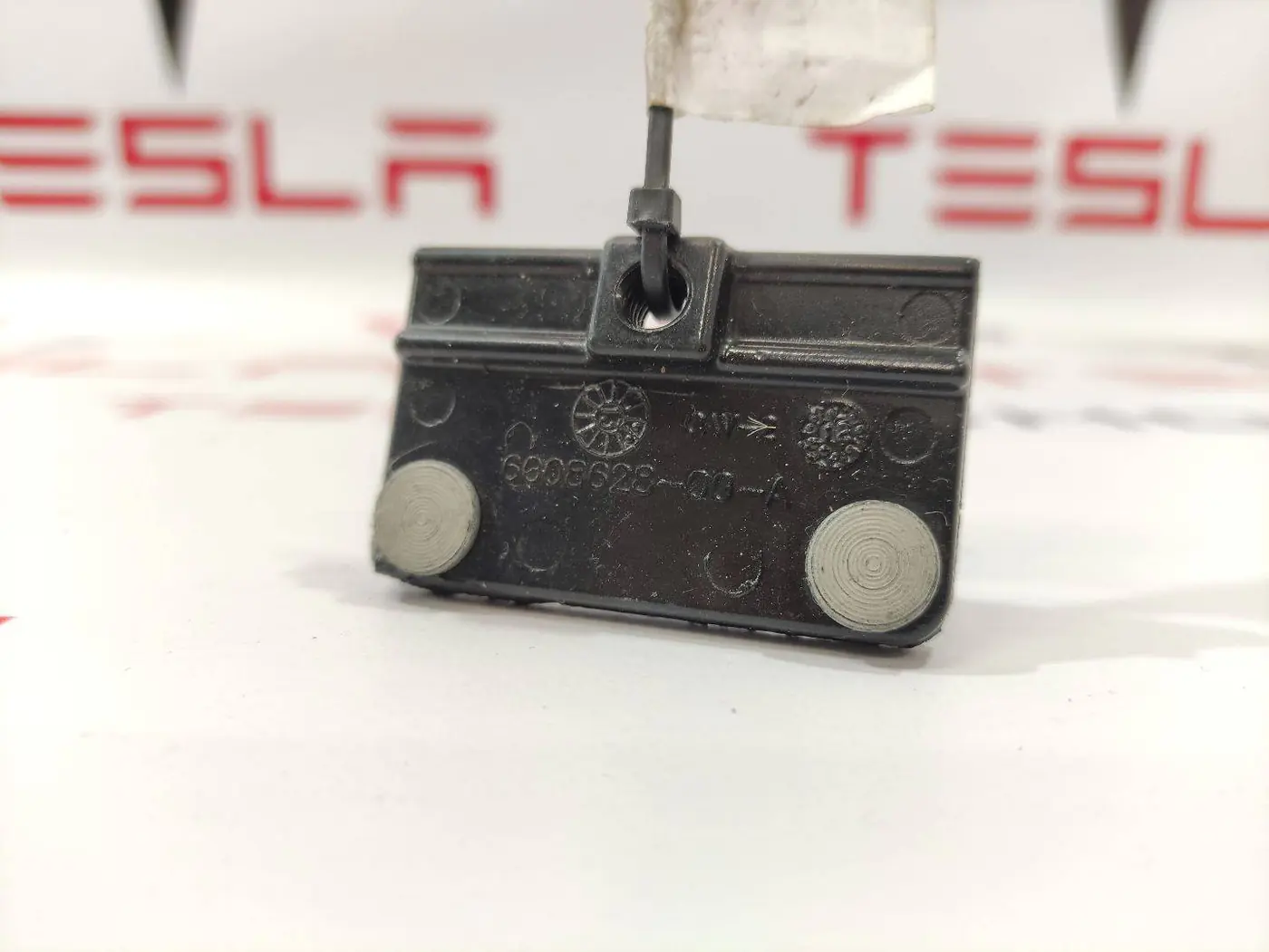 Кронштейн к Tesla Model S 2015