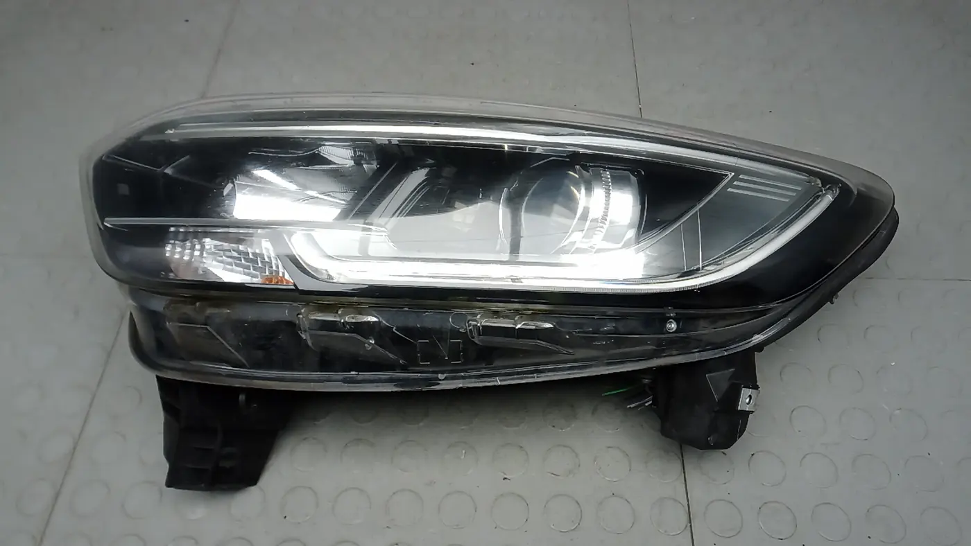 Фара левая к Renault Kadjar 2016