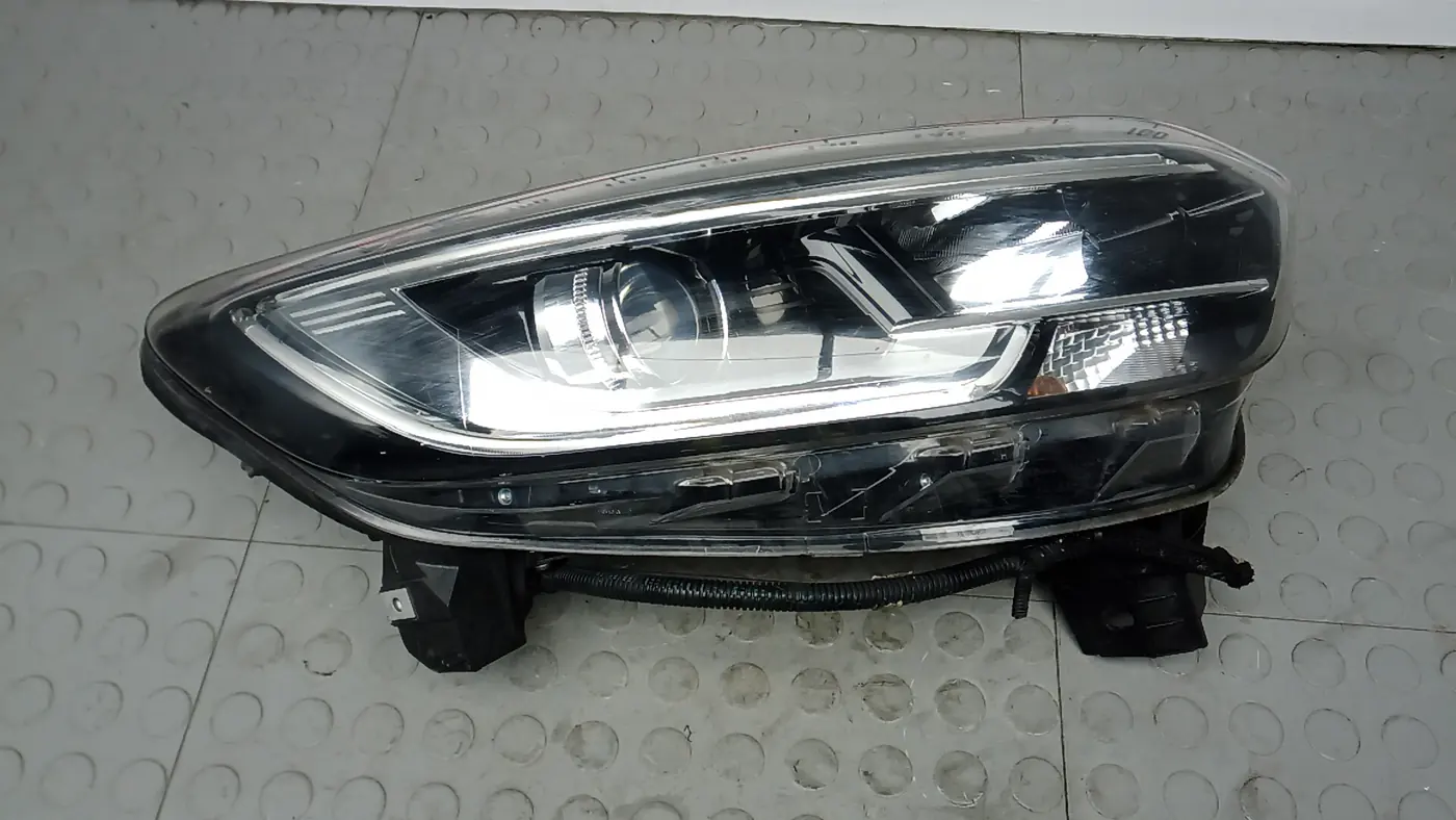 Фара правая к Renault Kadjar 2016