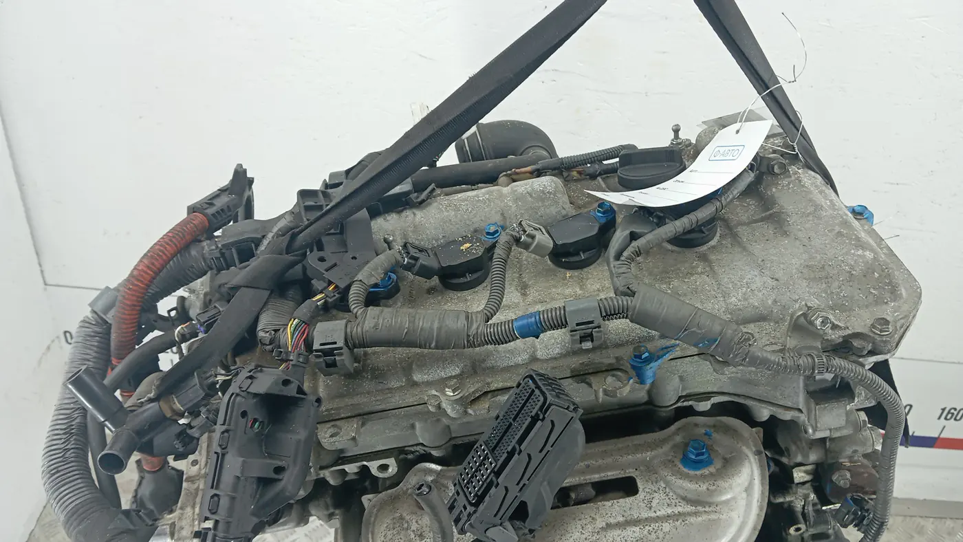 Двигатель к Toyota Prius 2012
