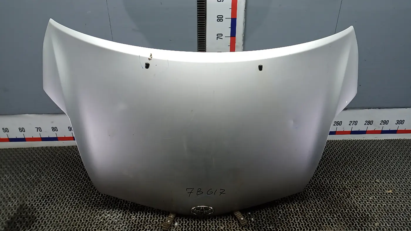 Капот к Toyota Prius 2005