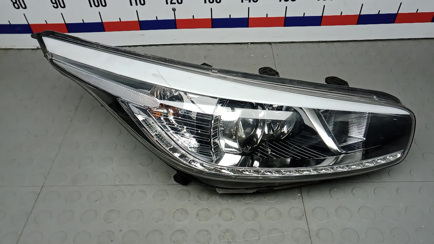 Фара правая к Kia Ceed 2012