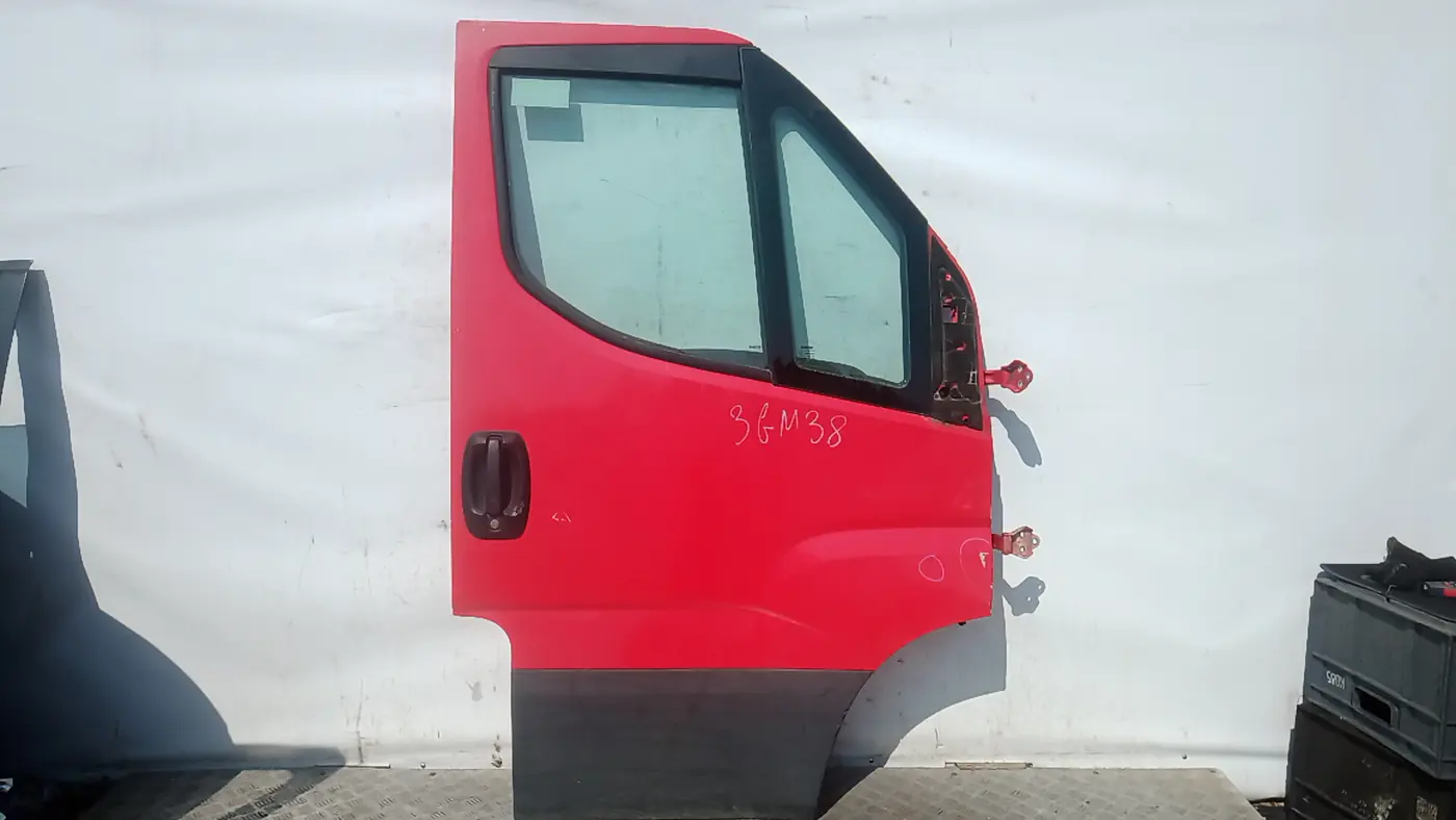 Дверь передняя правая к Iveco  2017