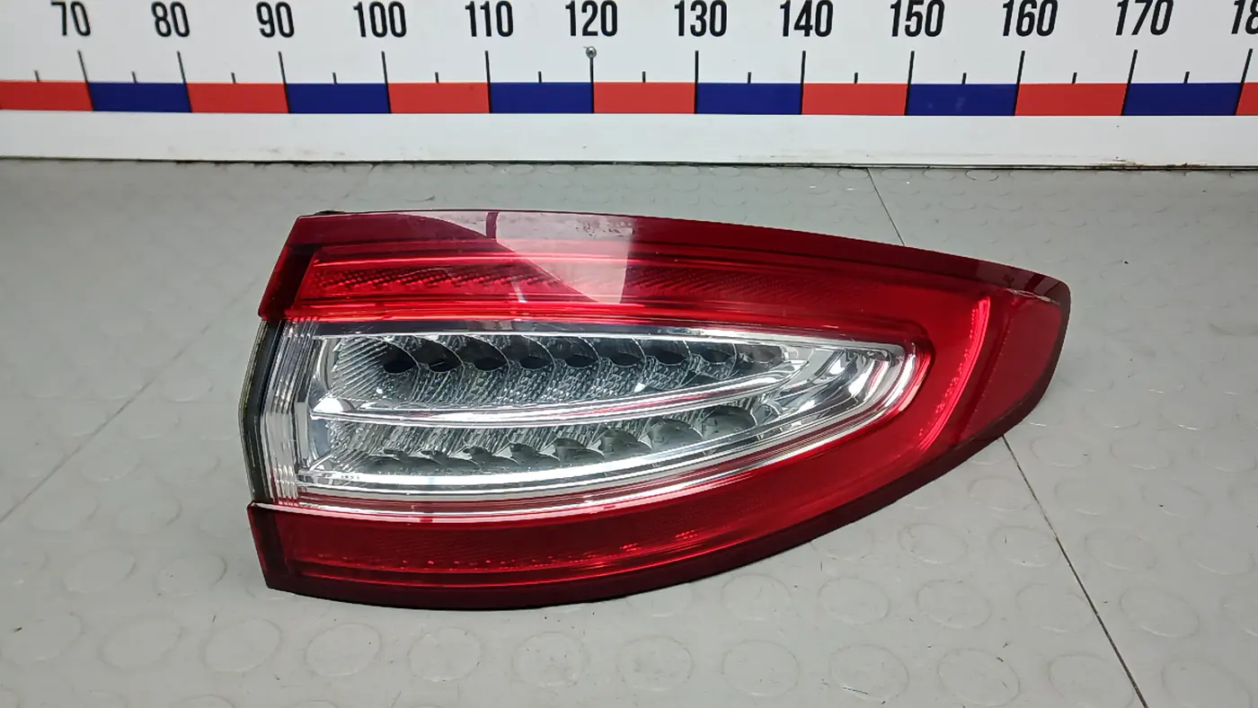 Фонарь задний правый к Ford Mondeo 2015