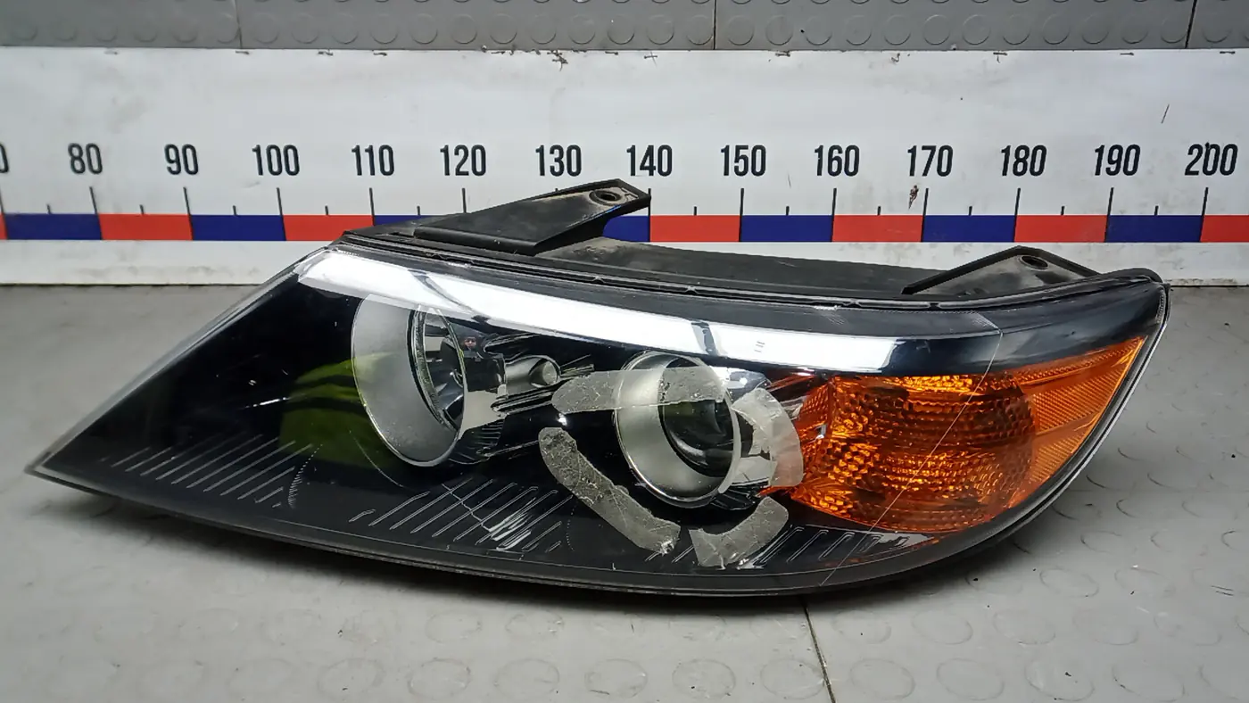 Фара левая к Kia Sorento 2010