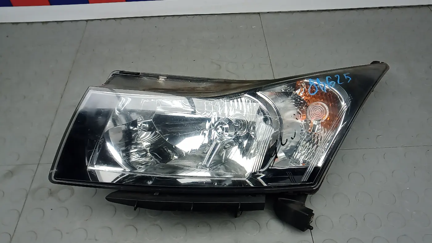 Фара левая к Chevrolet Cruze 2012