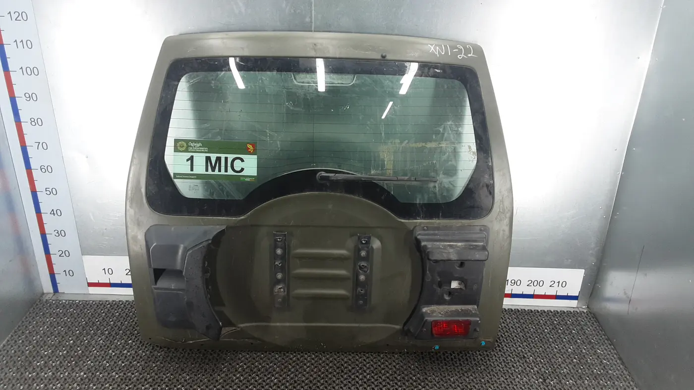 Стекло заднее к Mitsubishi Pajero 2009