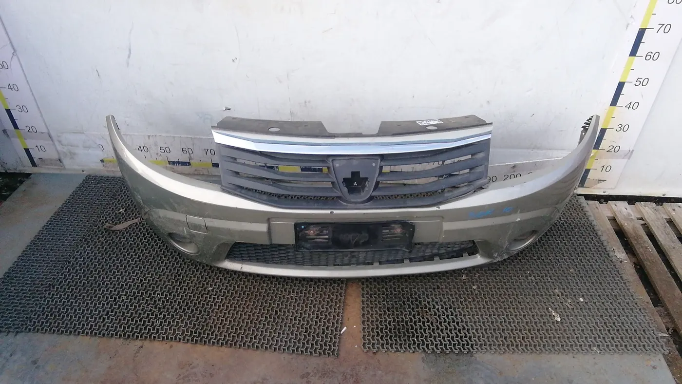 Бампер передний к Dacia Sandero 2010