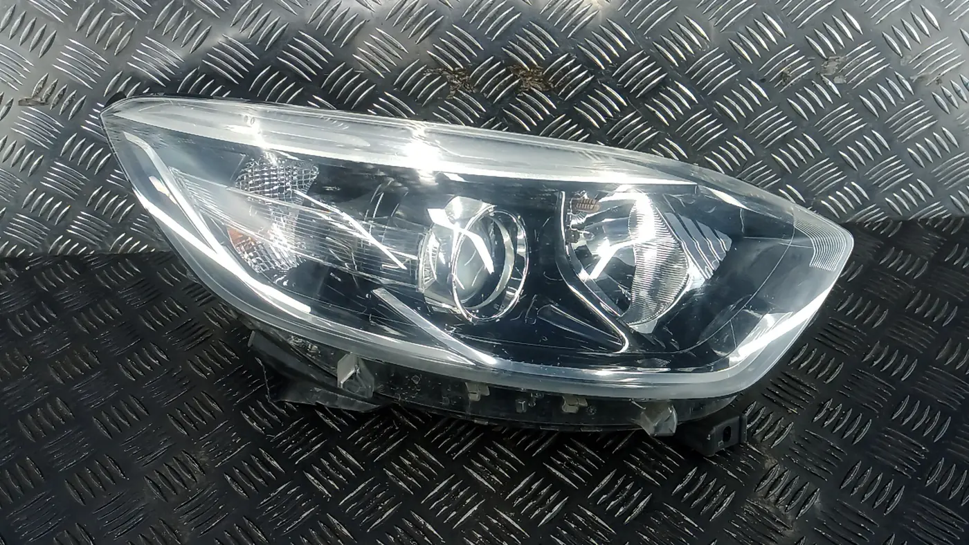 Фара правая к Renault Captur 2015