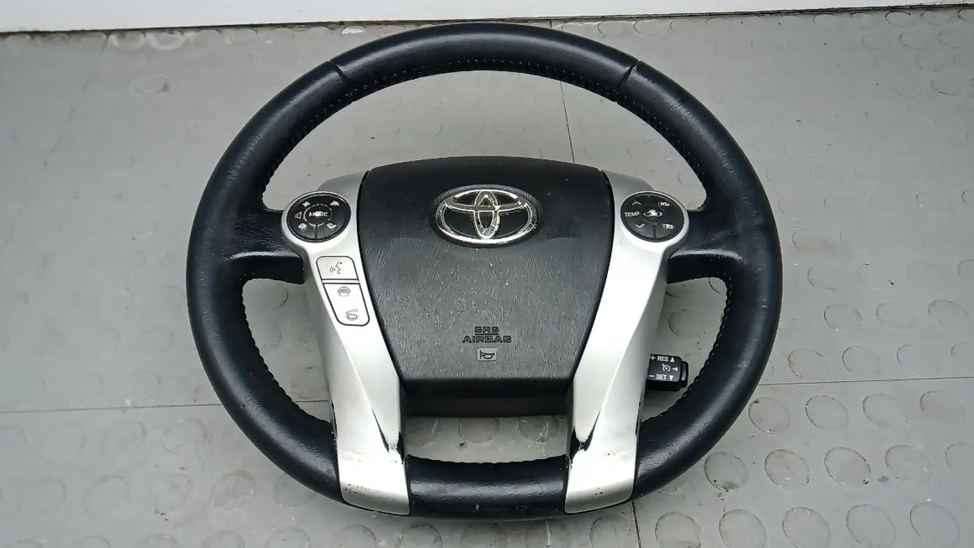 Руль к Toyota Prius 2012