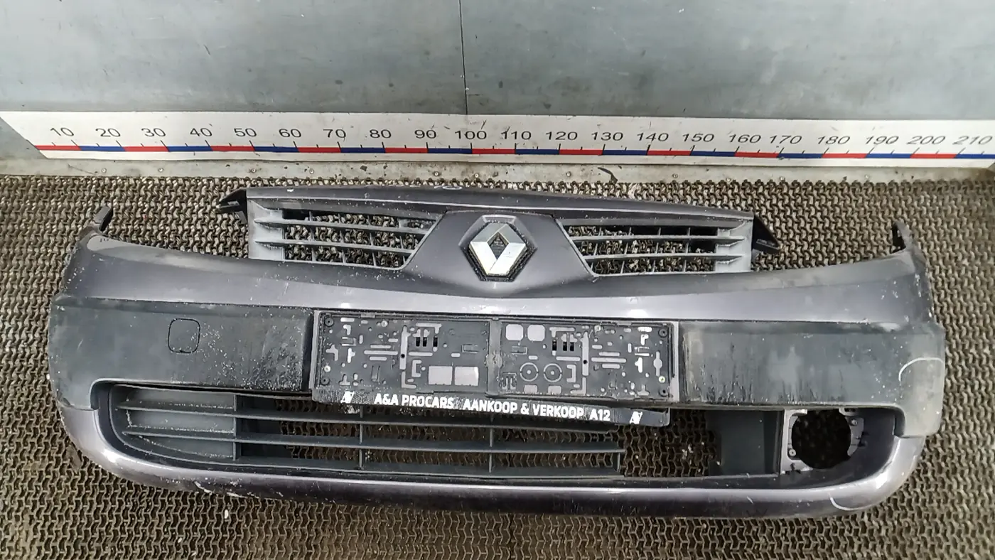 Бампер передний к Renault Scenic 2004