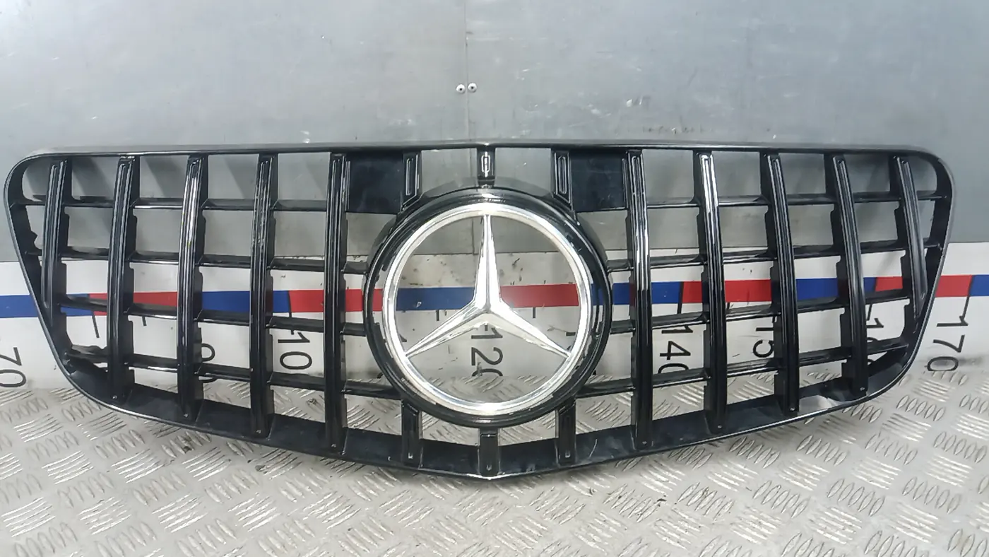 Решетка радиатора к Mercedes-Benz E-klasse 2010