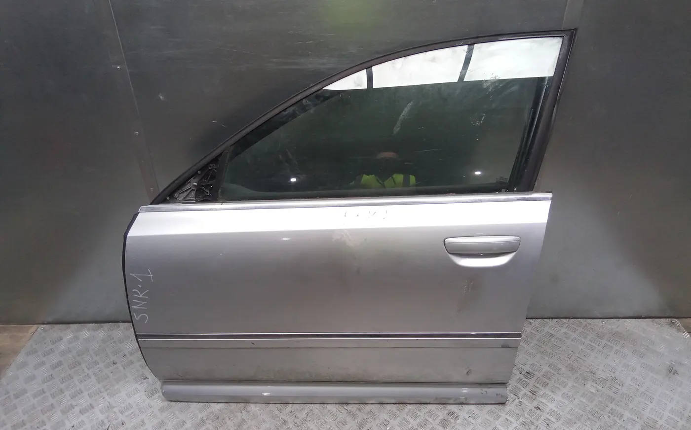 Дверь передняя левая к Audi A8 2004