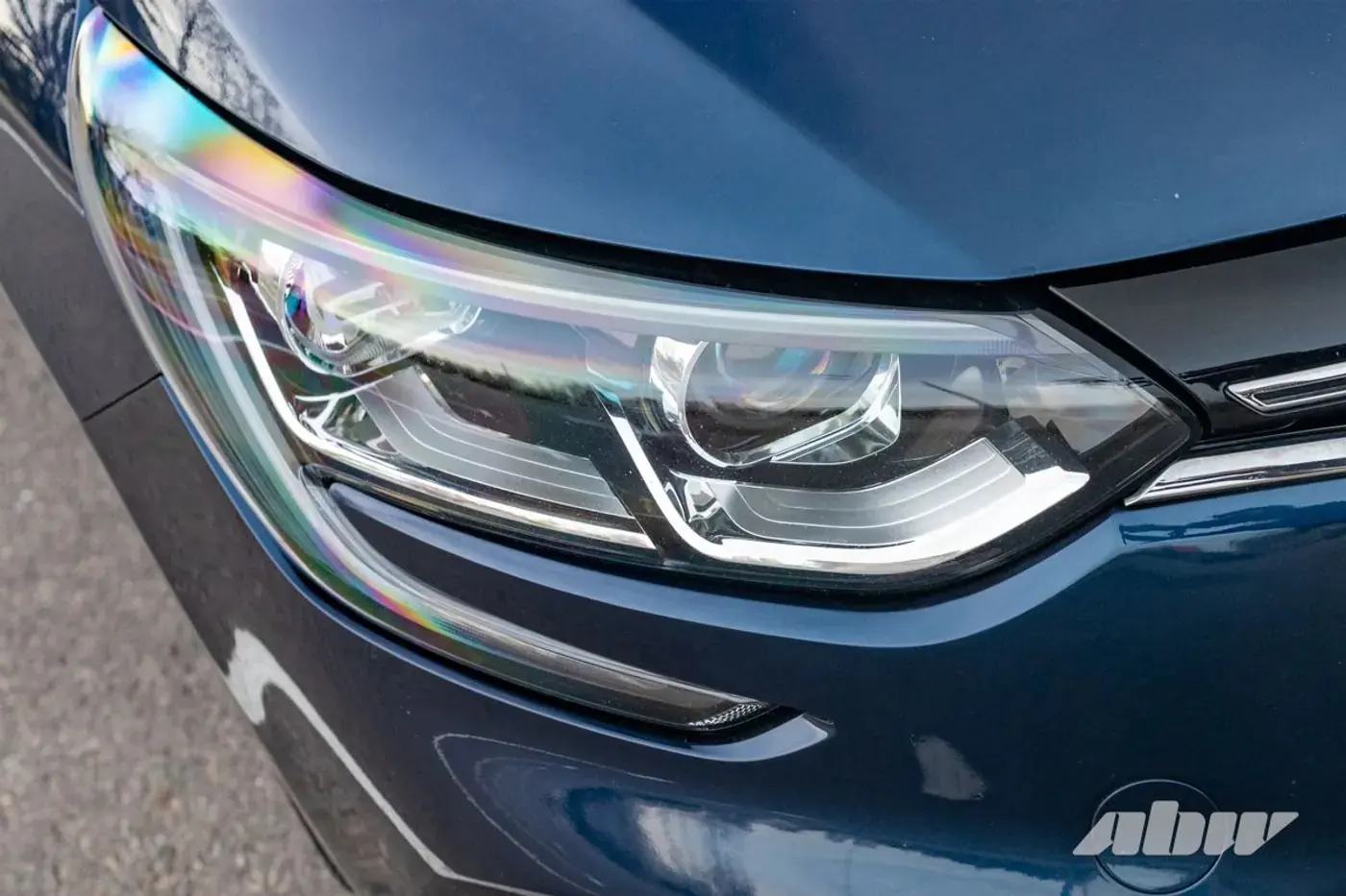 Renault Megane или Peugeot 308: какой бэушный «француз» дешевле в обслуживании