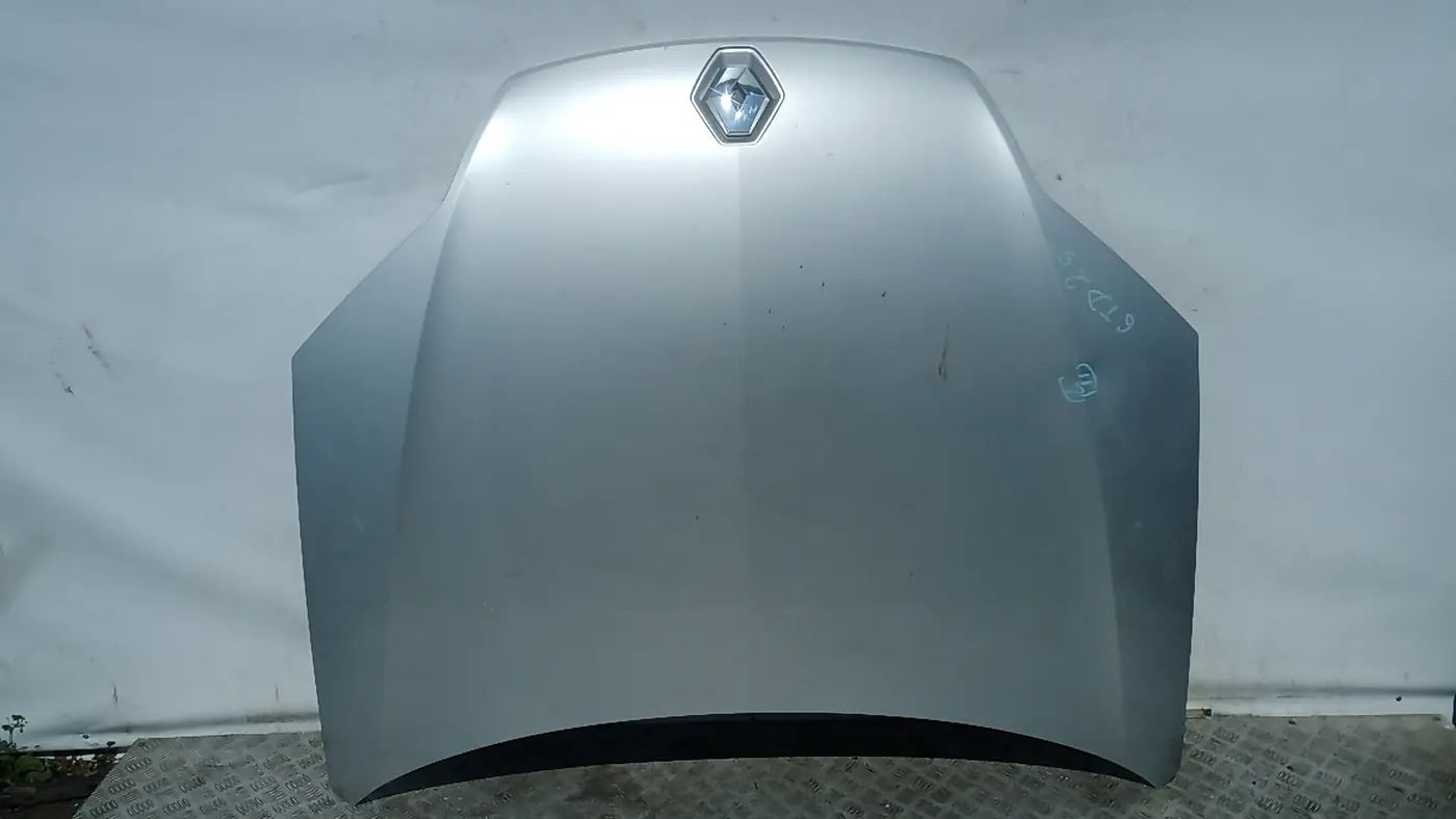 Капот к Renault Laguna 2008