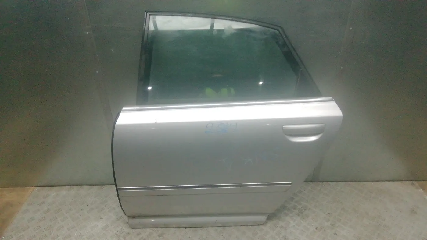 Дверь задняя левая к Audi A8 2004