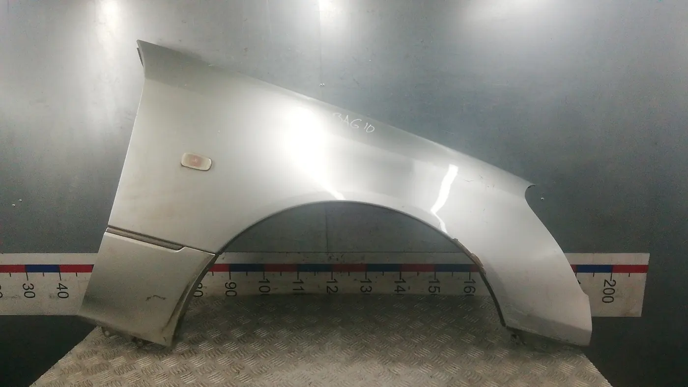 Крыло переднее правое к Lexus LS 2001
