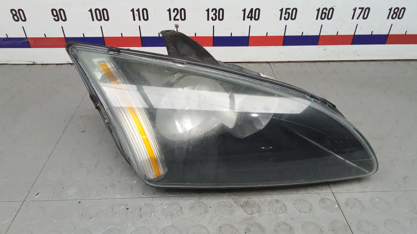 Фара правая к Ford Focus 2007