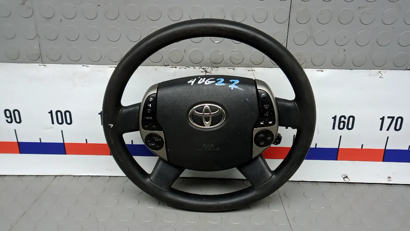 Руль к Toyota Prius 2005