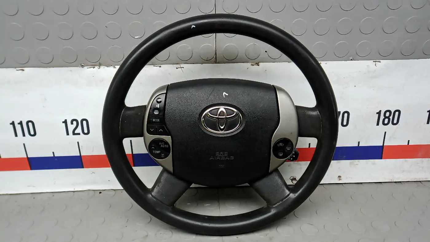Руль к Toyota Prius 2005