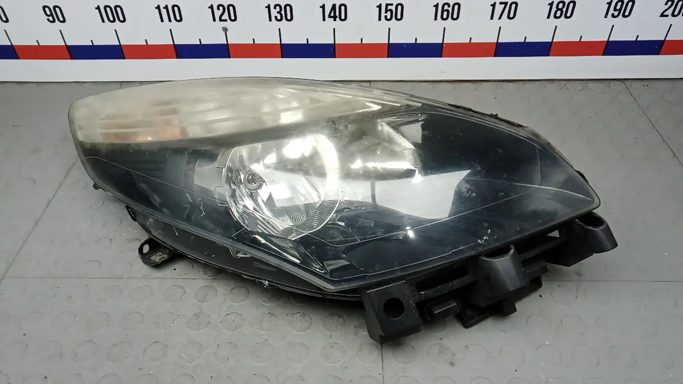 Фара правая к Renault Scenic 2010