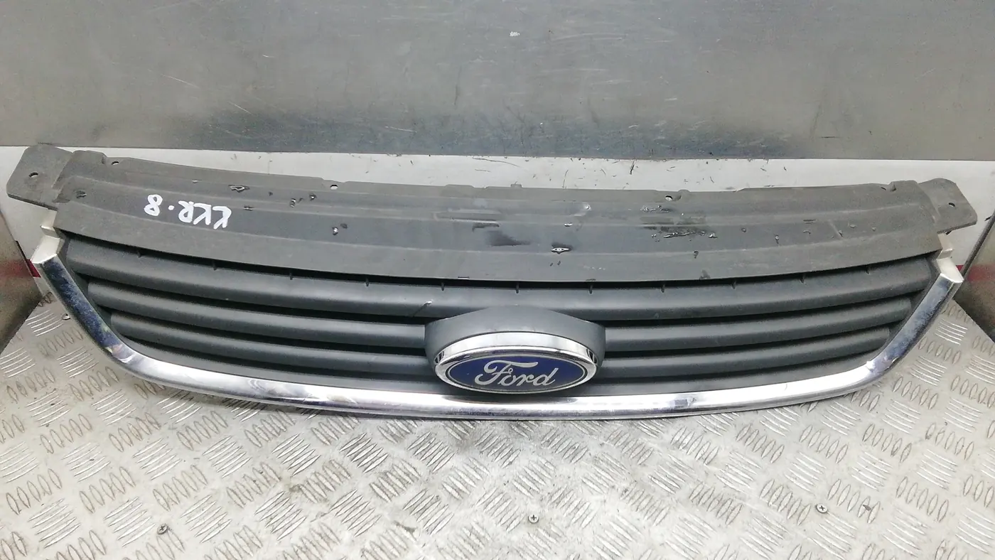 Решетка радиатора к Ford Kuga 2008