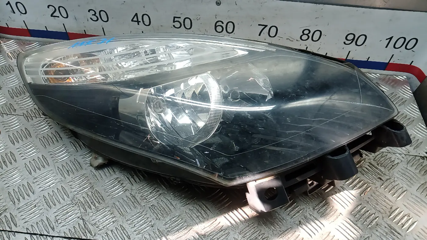 Фара правая к Renault Scenic 2012