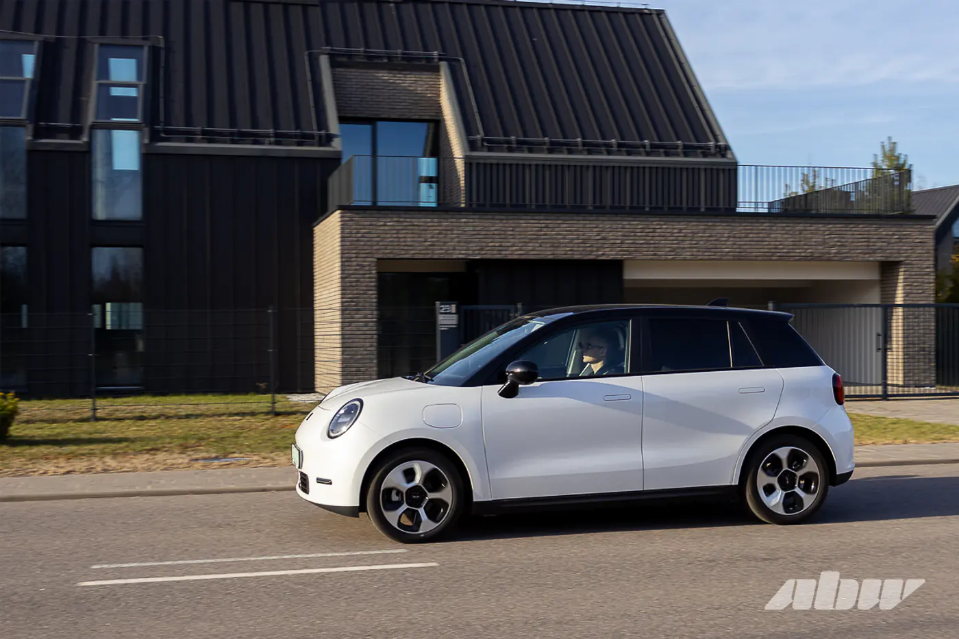 LADA, BELGEE и «электрички»: смотрим, сколько стоят самые доступные новые авто в Беларуси