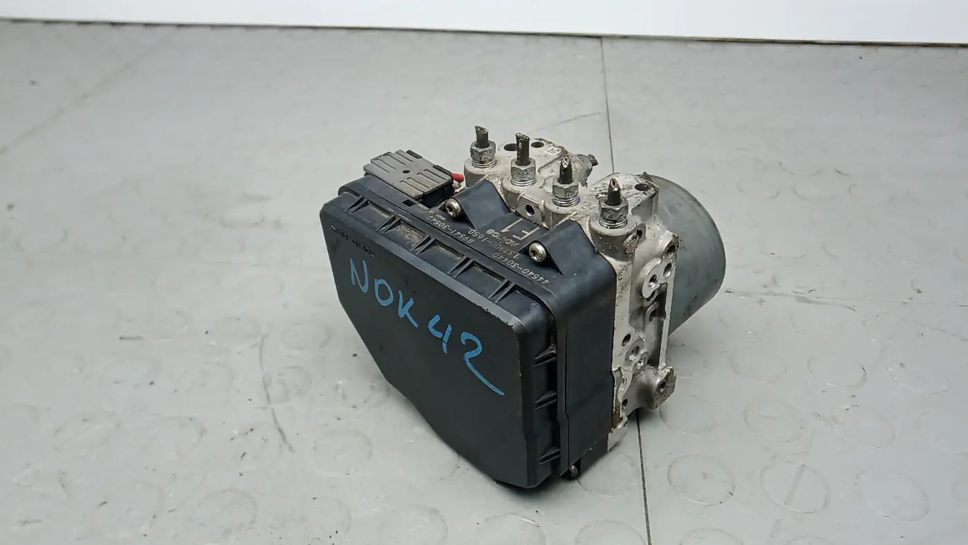 Блок ABS к Lexus GS 2012