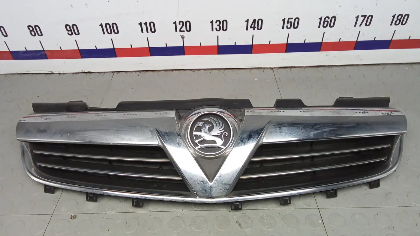 Решетка радиатора к Opel Zafira 2011